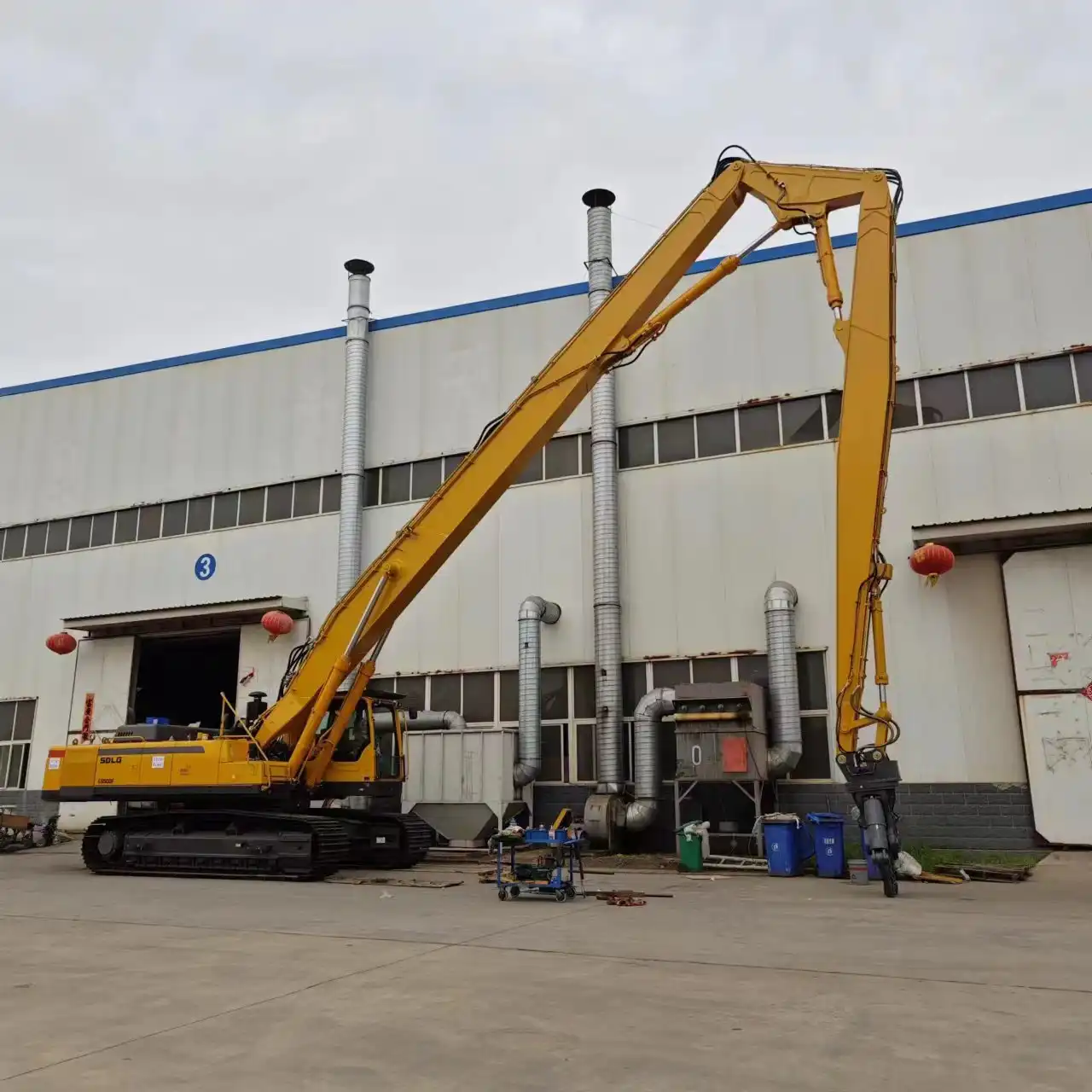 What is the attachment for demolition excavator?